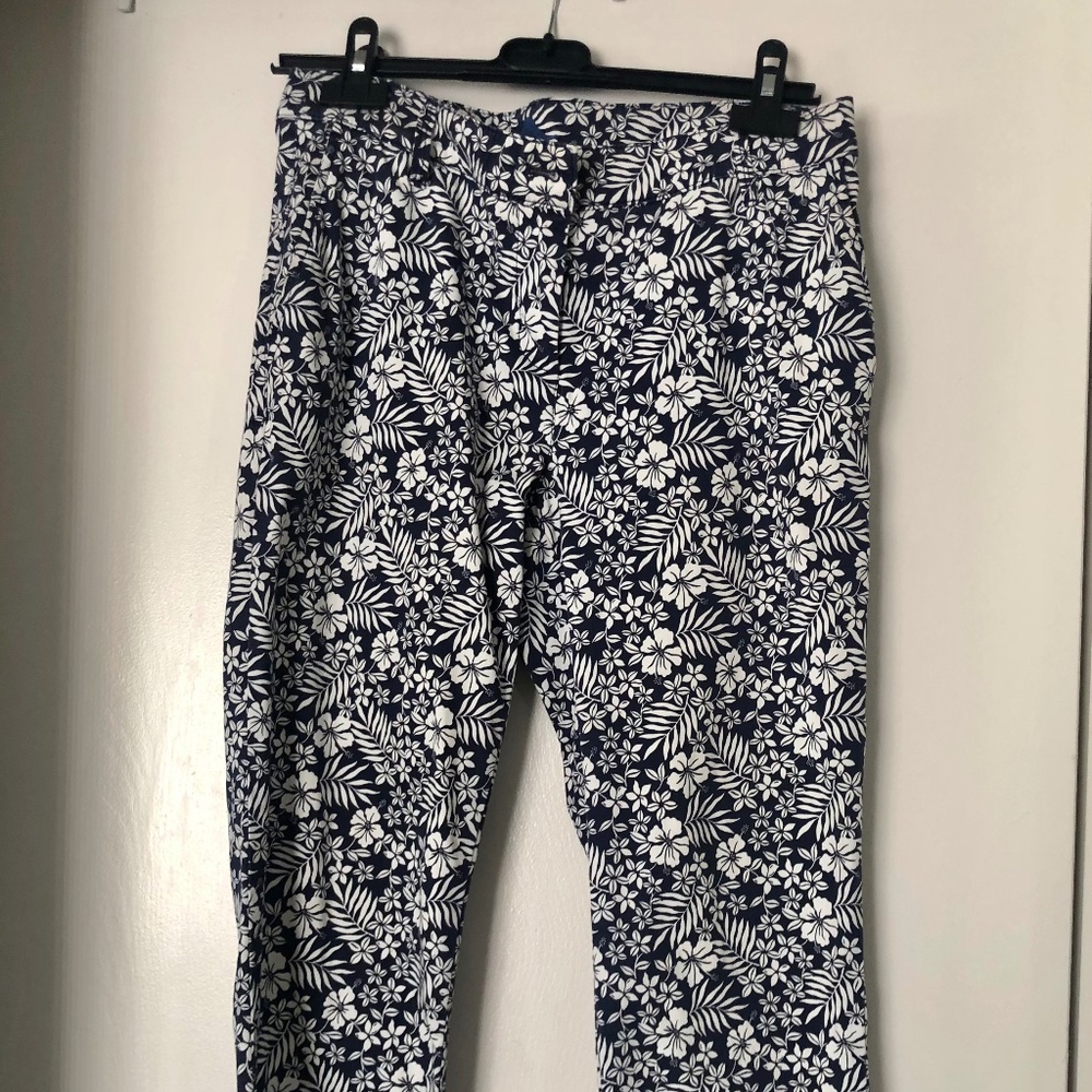 TOMMY BAHAMA PRETTY DESIGN PANTS SIZE 4